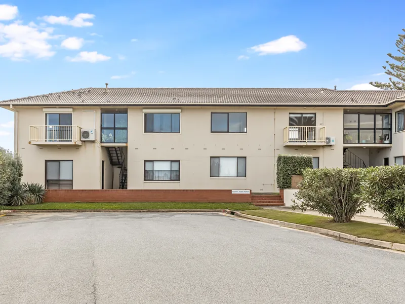 Updated upstairs 2 Bedroom unit with fantastic sea views.