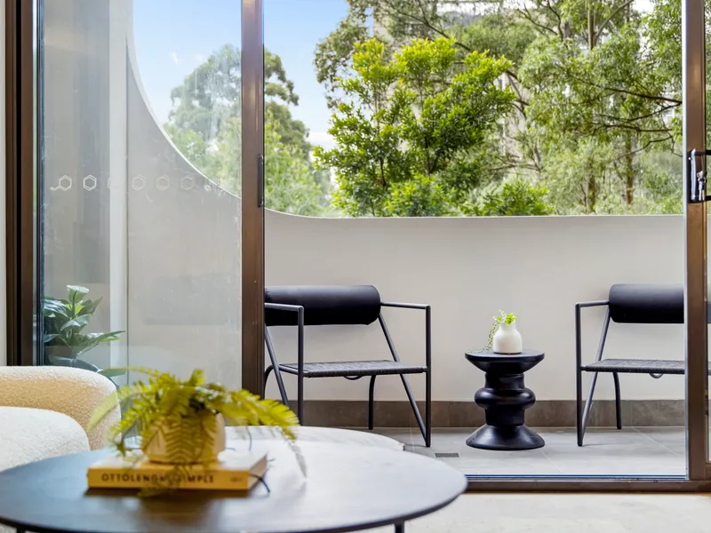 Gorgeous 3 Bedrooms Apartment in Prime Location! Just Listed!