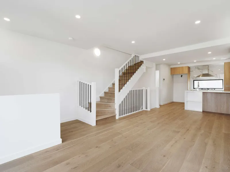 Double Story Townhouse with Public Transport Right at your Fingertips!