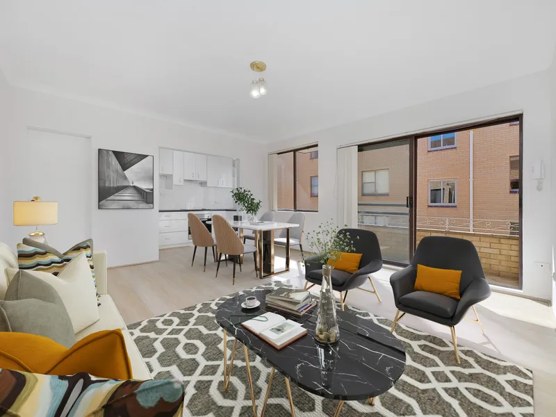 Moments to Maroubra Beach - Sundrenched Apartment with Balcony & LUG!
