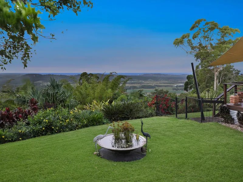 RESORT STYLE ENTERTAINERS PARADISE WITH PANORAMIC OCEAN VIEWS AND DUAL LIVING POTENTIAL