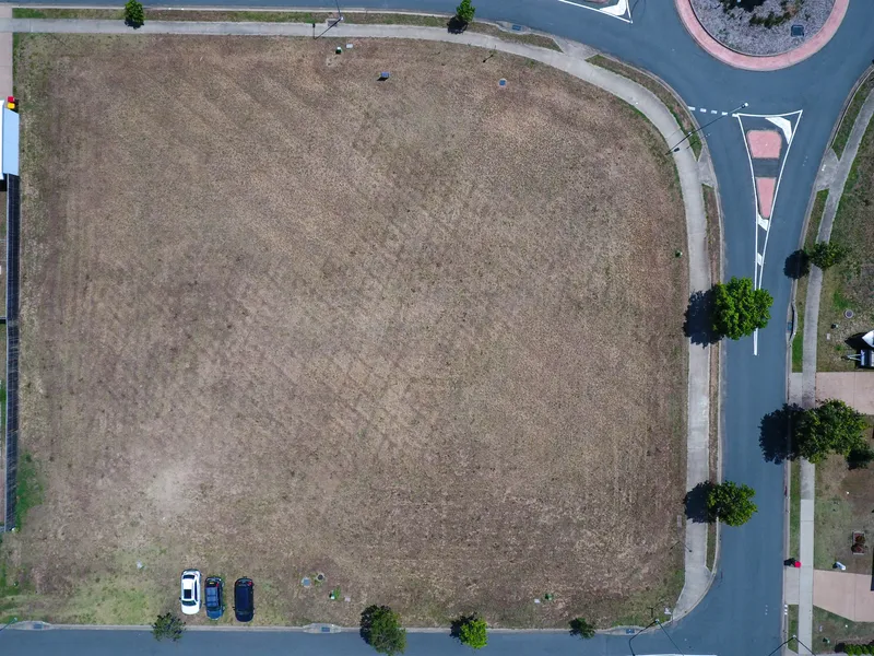 OFFERS WELCOMED on Lot 1000, 71 Commander Parade, Bucasia - 'Lets Make a DEAL' let me know your best offers!