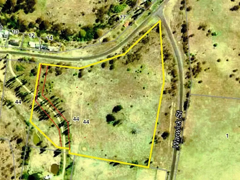 AN UNIQUE OPPORTUNITY TO ACQUIRE LARGE ACREAGE WITHIN TOWN