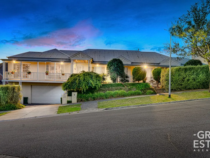 LUXURIOUS, SPACIOUS & SCENIC!