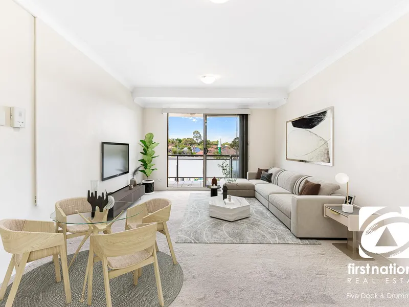 Sunlit and spacious apartment in a convenient location