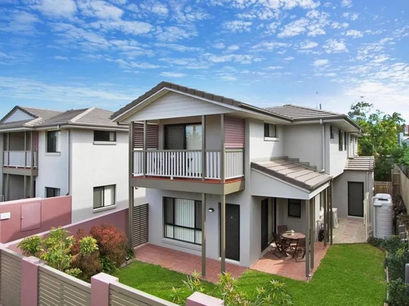 Gorgeous Townhouse in Annerley - Fully Furnished