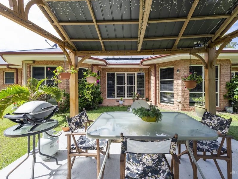 Big Family Home on Small Ashby Acreage