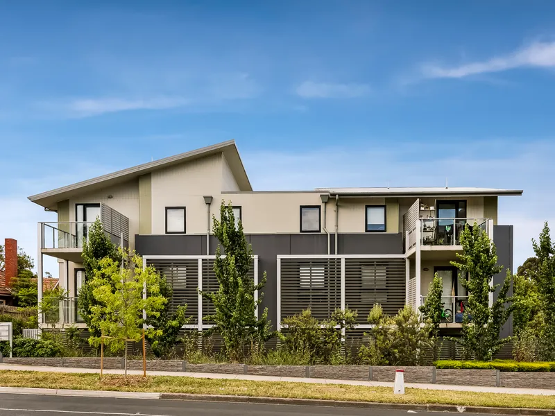 THREE BEDROOM APARTMENT IN BOX HILL SOUTH