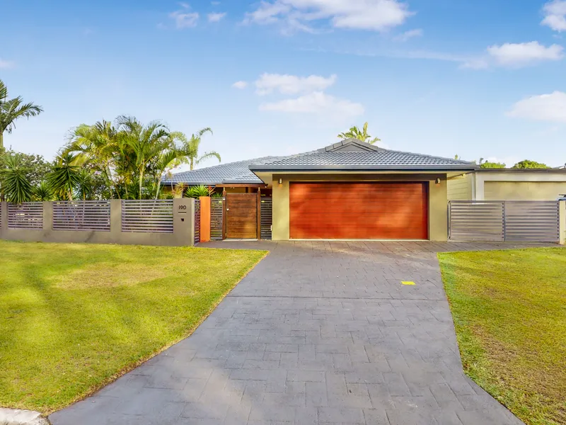 LARGE, IMMACULATELY PRESENTED FAMILY HOME, WALKING DISTANCE TO TALLEBUDGERA CREEK