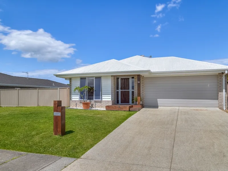 Family Home in Sought after Riva Vue Estate