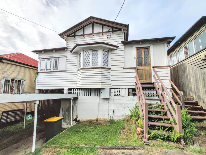 Furnished Original Queenslander on City Fringe