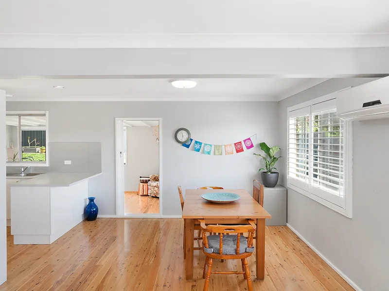 Easy modern living in recently updated level home