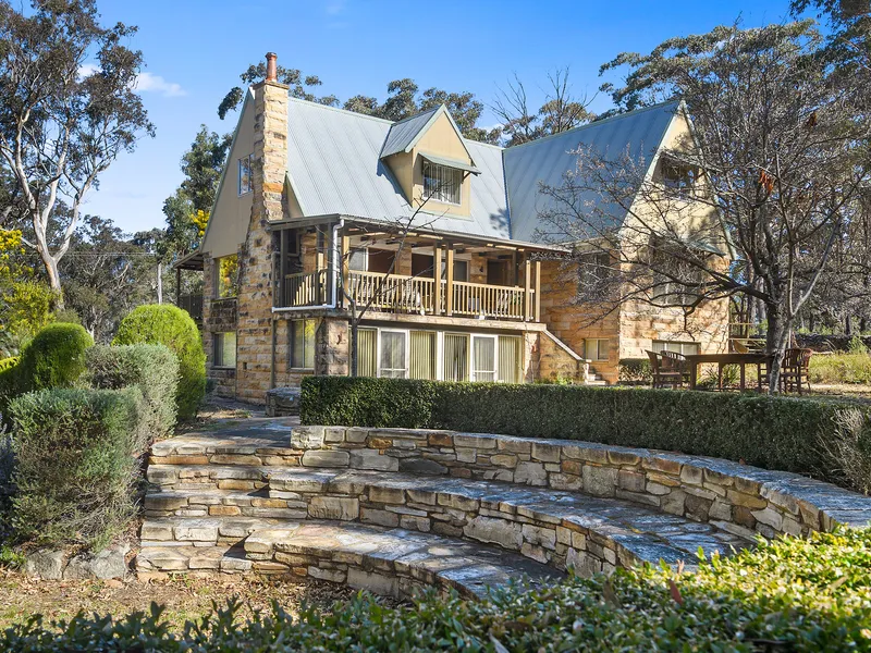 A fabulous bushland estate with flexible use