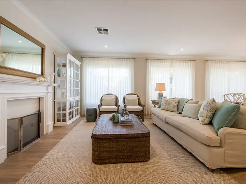 GREAT HOME&LAND PACKAGES THIS MAGNIFICENT KINGSFORD IN BULLSBROOK ON 