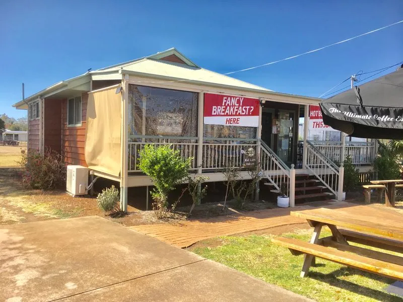 BUSINESS OPPORTUNITY- FARMHOUSE COFFEE LOUNGE (BUILDING AND LAND ONLY)