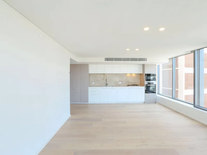 Three Bedrooms Three Bathrooms with Parking