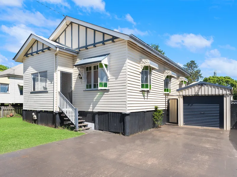 Classic Timber Home in Central Location