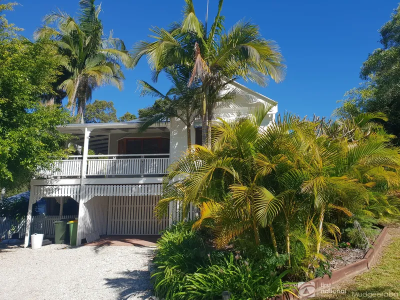 Quality fully renovated home in Bonogin