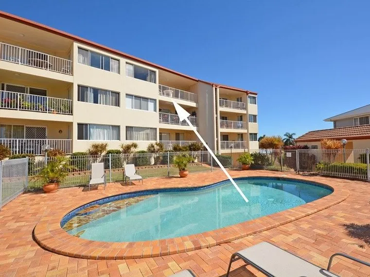 Beauty in the Bay - large 3 bedroom apartment with water views