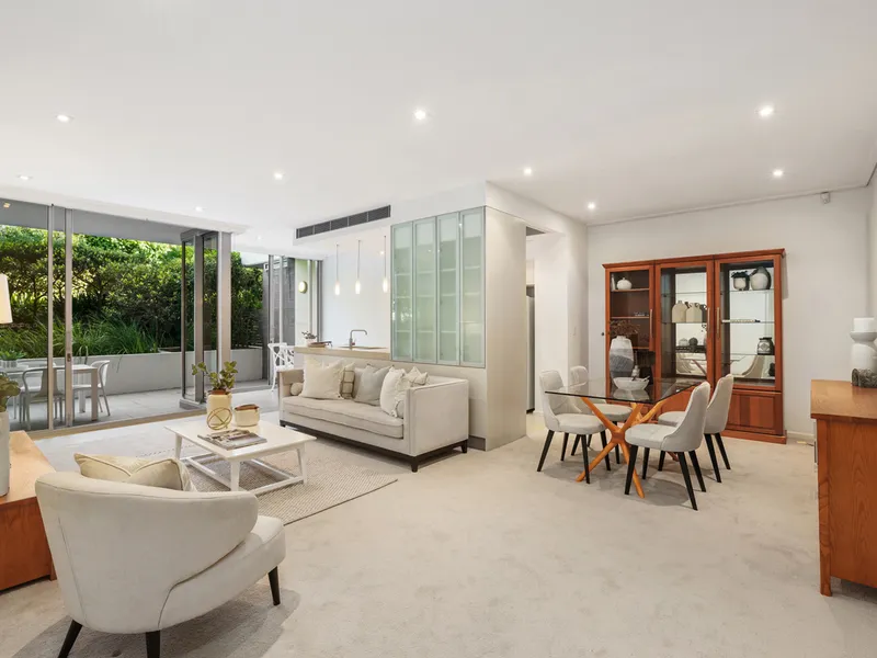 North facing courtyard apartment in walk to everything location