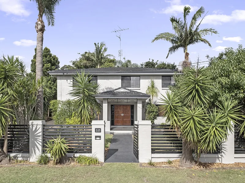 Family-scaled entertainer