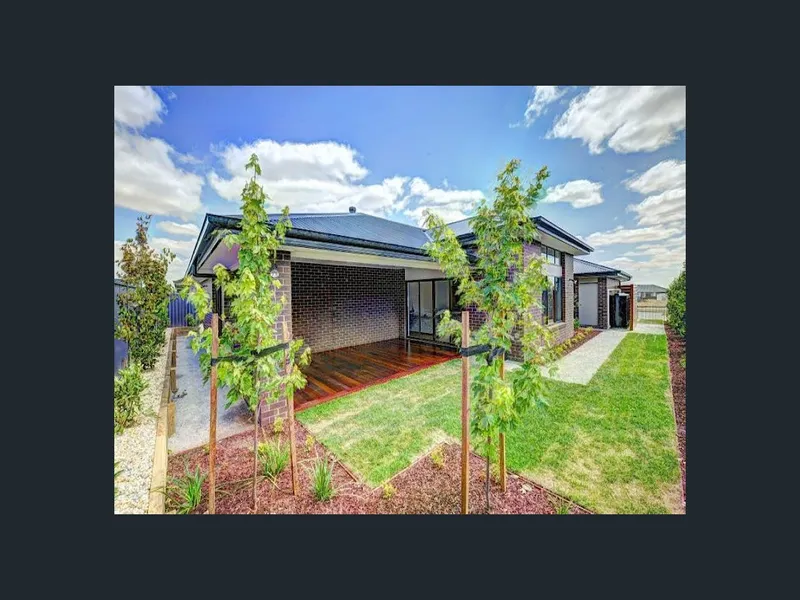 EXECUTIVE LIVING WITH ENTERTAINMENT IN MIND