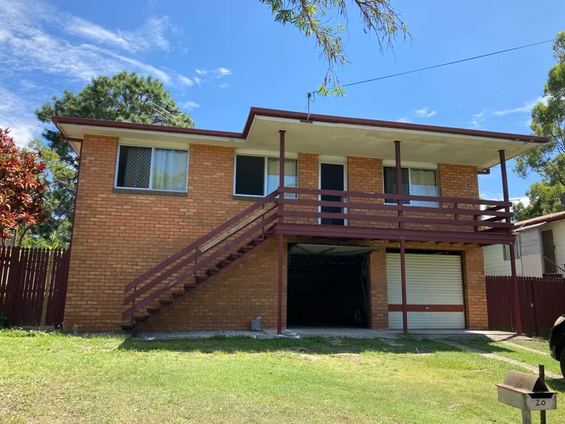 Great location on a large block !