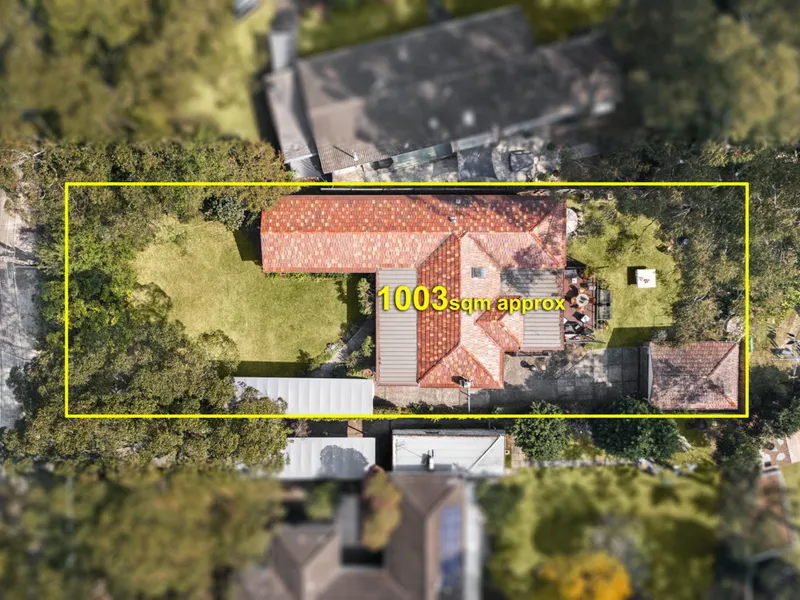 Stylish, full brick home on 1003sqm with sunny North to rear aspect