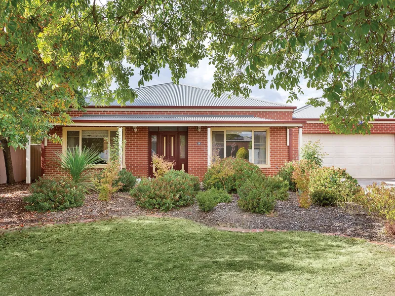 Large Family Home Set On Massive 1,023m2 Allotment Of Land
