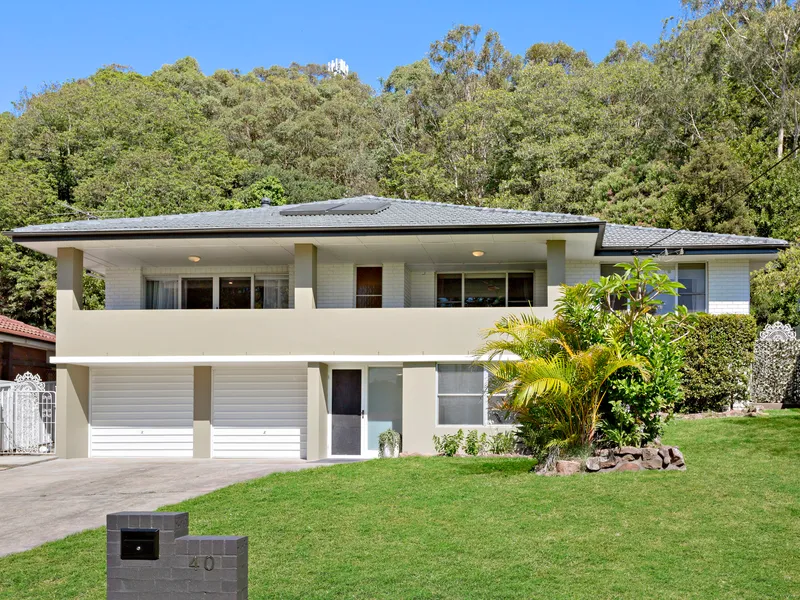 Renovated Elegance Immersed in a Lush Bushland Setting