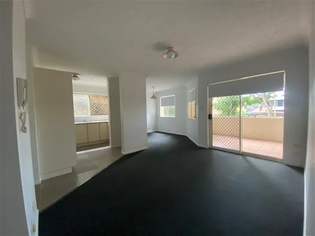 GROUND FLOOR UNIT, OPPORTUNITY NOT TO BE MISSED!