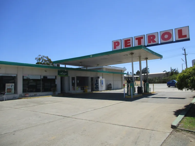 BP SERVICE STATION WITH ACCOMMODATION