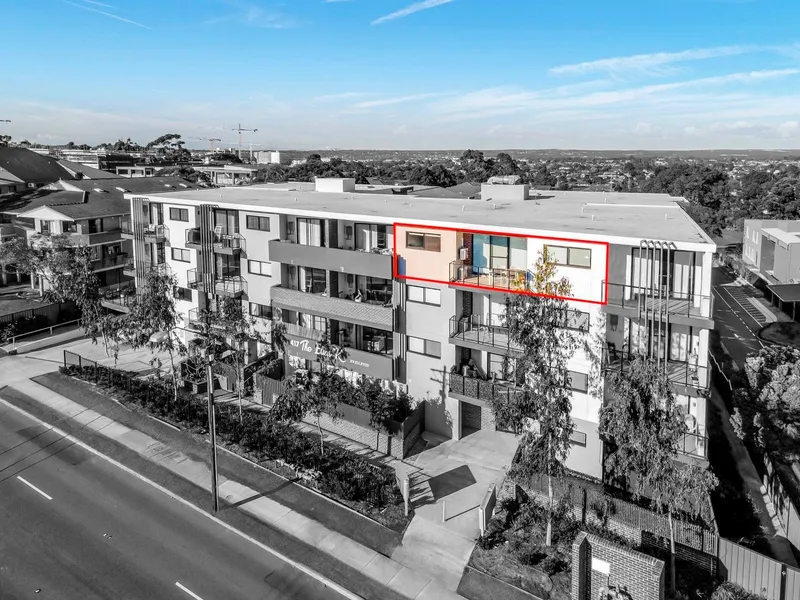 Pristine modern apartment in a highly central locale