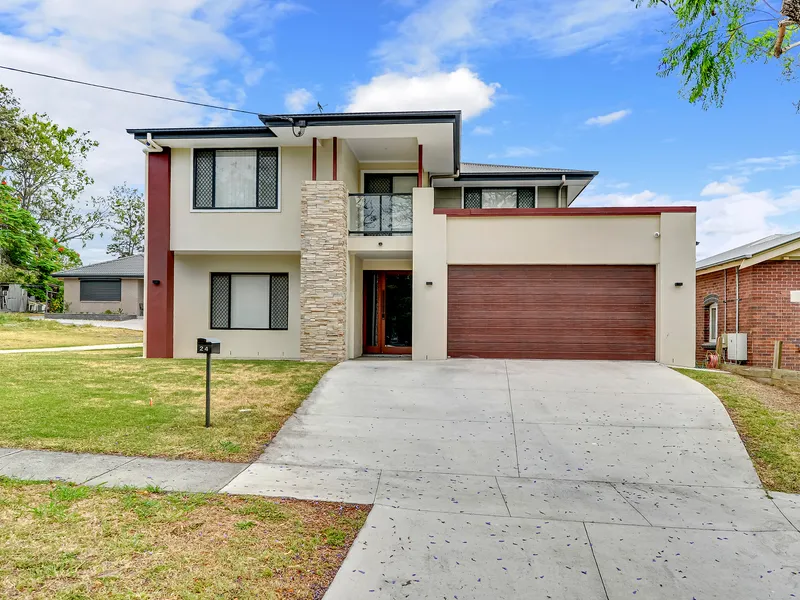 2 years old Home located on 1012 sqm Block