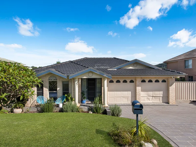 Single Level Family Living In Whisper Quiet Cul-De-Sac | Nothing To Do Just Move Straight In