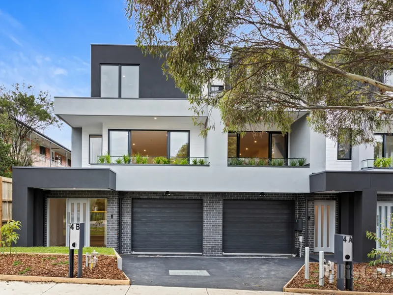 Contemporary Entertainer with Sensational City Views