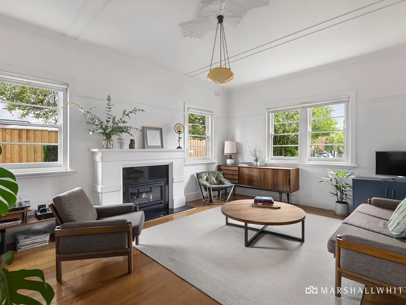 'Otway' - A Beautifully Renovated Art Deco Gem