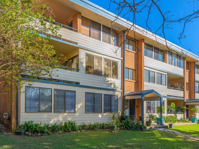 Want to escape to the leafy tranquility of Old Eagle Heights on Tamborine Mountain!