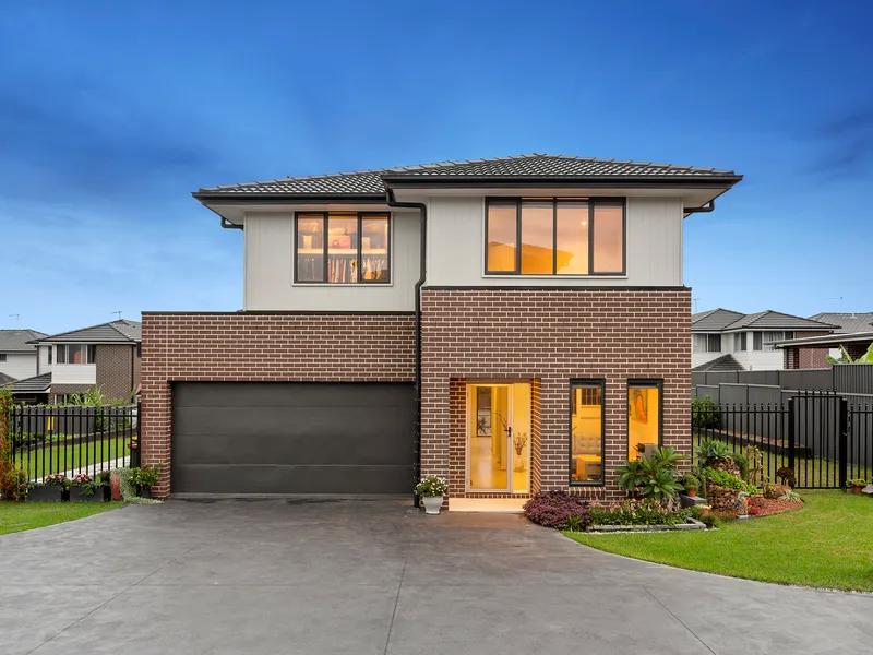 Pristine Metricon Home on 709sqm block with potential for granny flat or pool (S.T.C.A.)