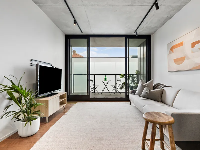 An entry level modern wonder close to the action!