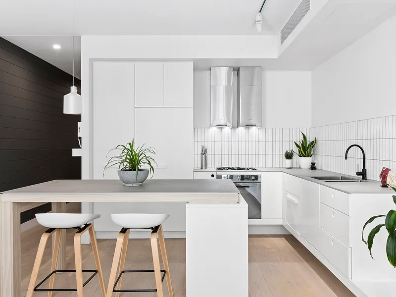 CLARK - Stylish, Top Floor 1 Bedroom in Garden House
