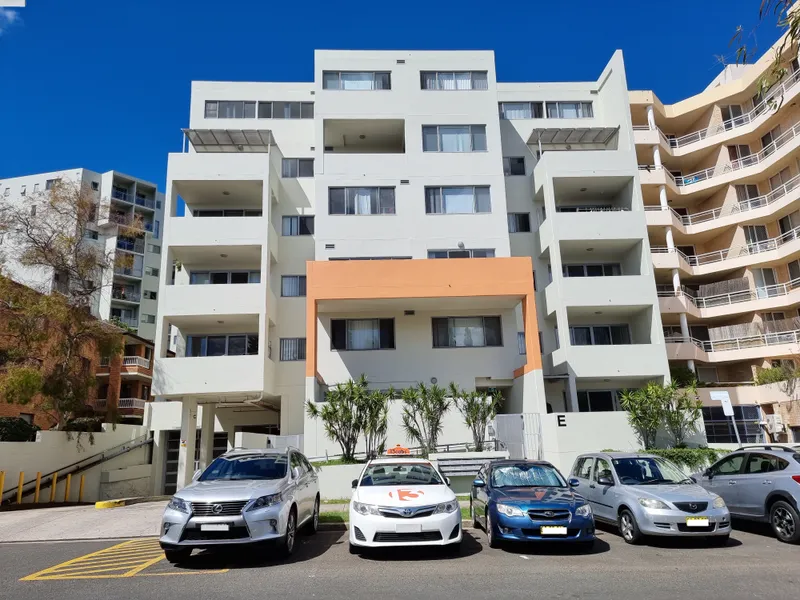 CENTRALLY LOCATED IN A QUIET POSITION 3 BEDROOM SECURITY APARTMENT WITH LIFT