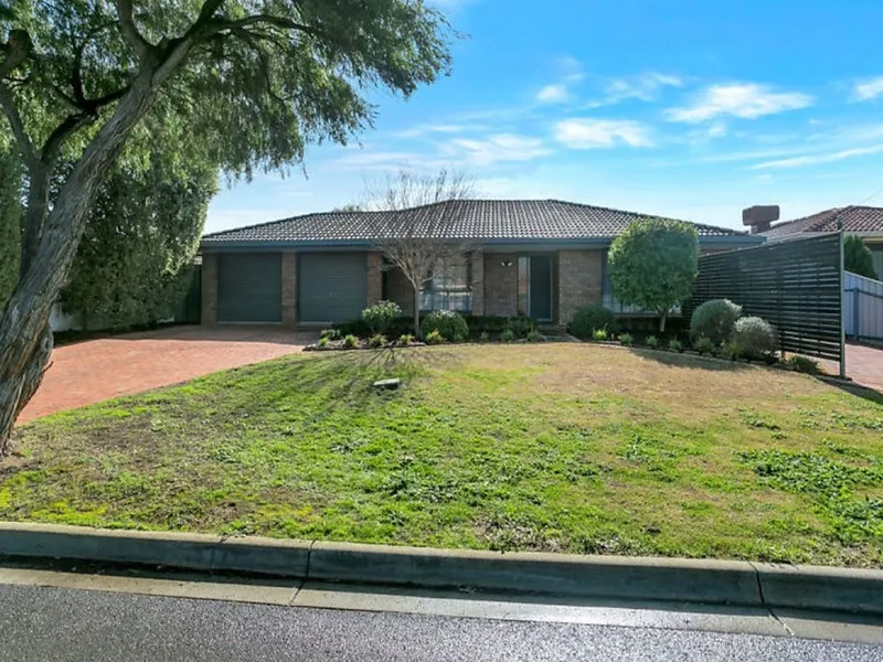 Gorgeous Family Home with 24 Solar Panels!