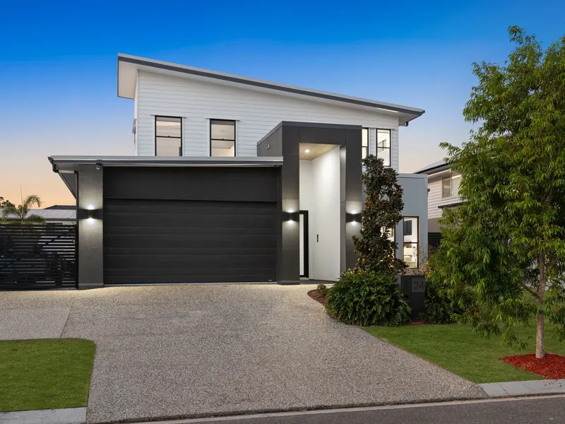 Luxurious Custom Built Home In As New Condition.. Located In A Quiet Street In The Enclave Estate!