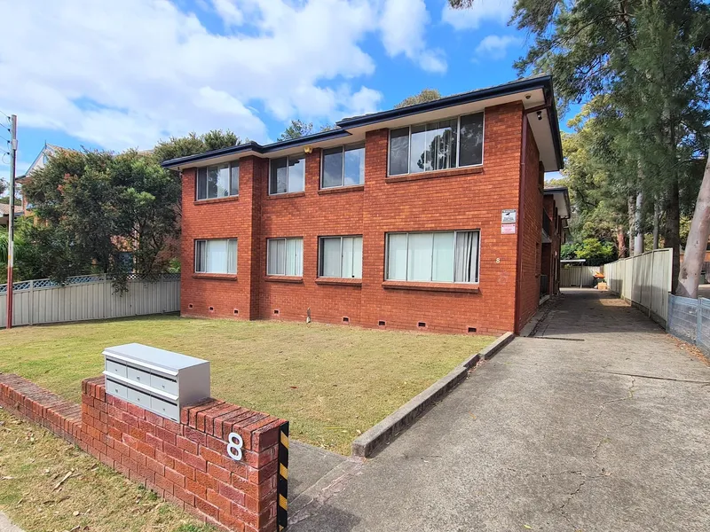 Renovated 2 bedroom apartment within minutes walk to Westmead Public School and within Westmead Public School Catchment