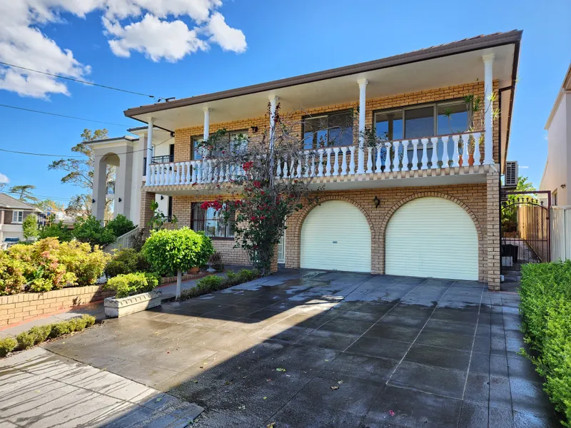 DOUBLE BRICK TWO-STOREY 4 BEDROOM HOUSE FOR RENT