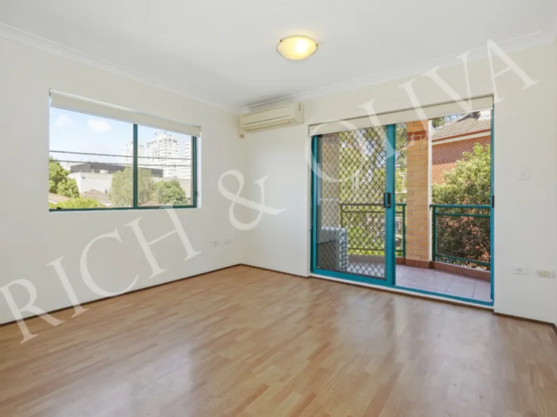 Large Three Bedroom Apartment. - REGISTER TO INSPECT TUESDAY NIGHT 13/04 OR CONTACT AGENT