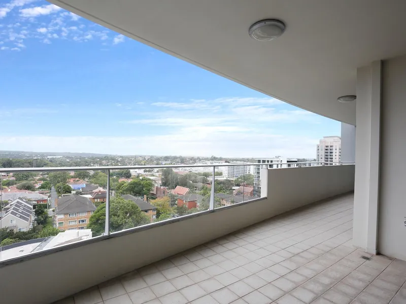 Large apartment in Resort style building