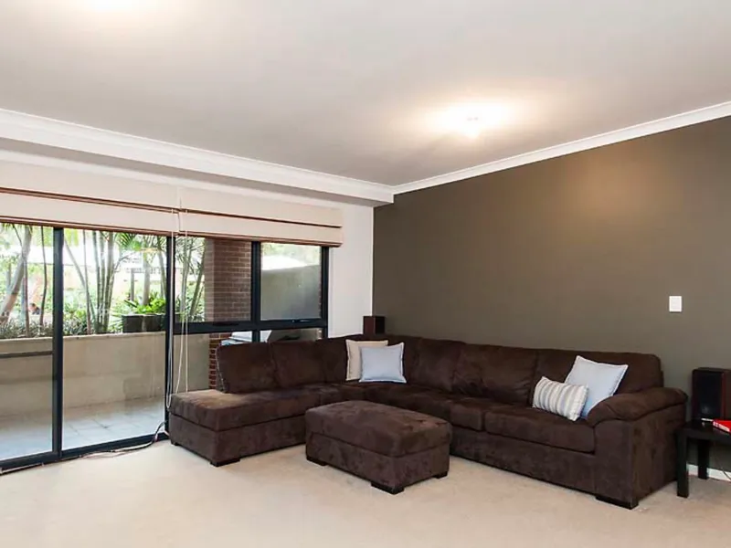UNDER APPLICATION HUGE 2X2X2 SUBIACO GROUND FLOOR APARTMENT