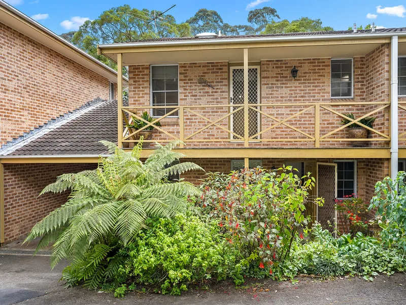 Close to Shops and Walk to Rail